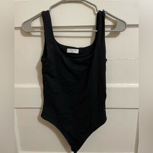 Aritzia Babaton Contour Square-Neck Bodysuit